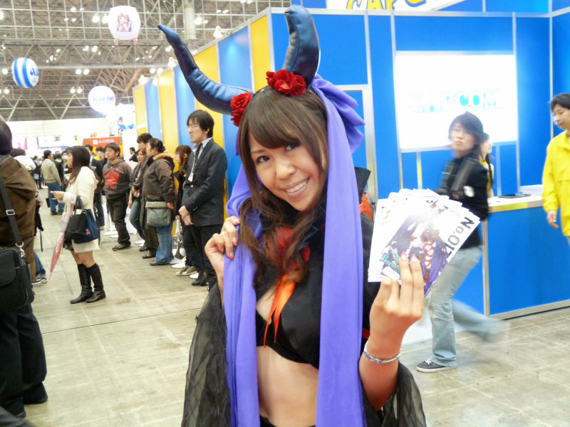 Illustration for article titled 2009's Cosplaying Arcade Game Booth Companions